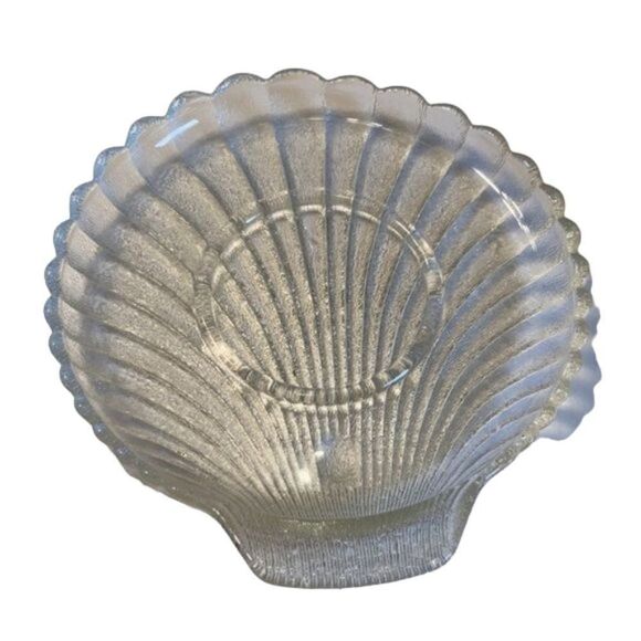Vintage Small 7.5" Clear Glass Shell Plates Set 2 Boho Nautical Coastal - Picture 1 of 5